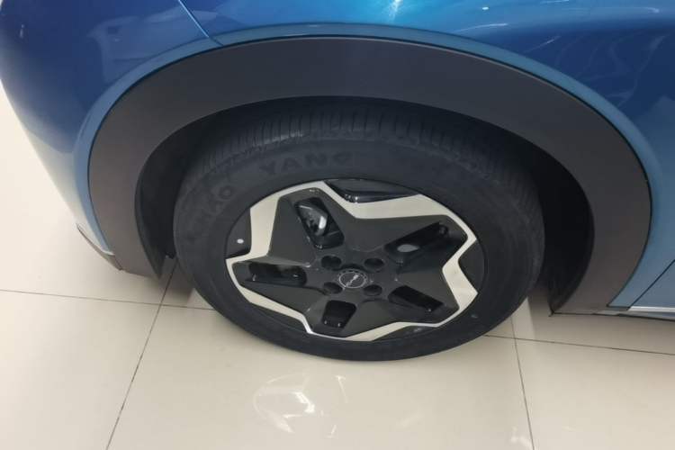 Used BYD Dolphin 2021 405 km Fashion Edition Left Front Wheel Hub