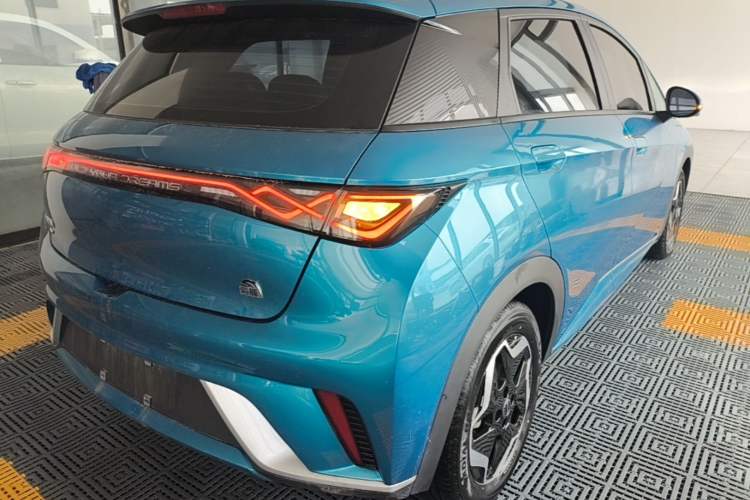 Used BYD Dolphin 2021 405 km Fashion Edition Rear Right 45 Deg