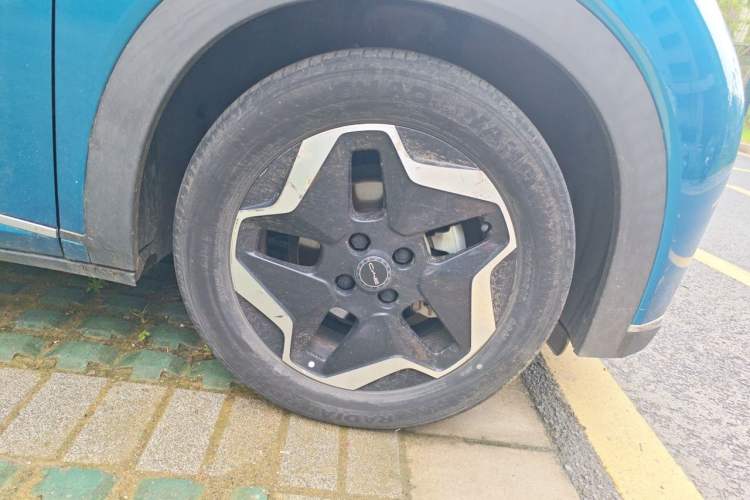 Used BYD Dolphin 2021 405 km Free Version Right Front Wheel Hub