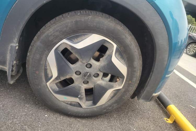 Used BYD Dolphin 2021 405 km Free Version Right Front Wheel Hub
