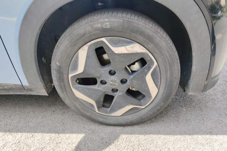 Used BYD Dolphin 2021 405 km Fashion Edition Right Front Wheel Hub