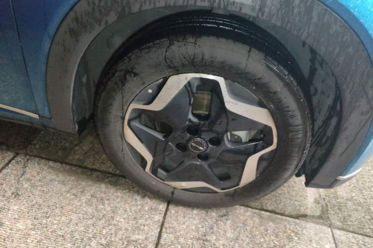 Used BYD Dolphin 2021 405 km Fashion Edition Right Front Wheel Hub