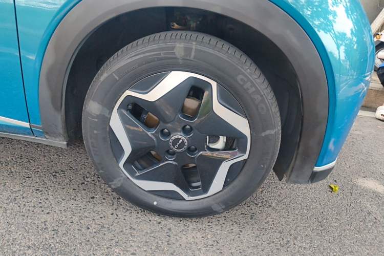 Used BYD Dolphin 2021 405 km Fashion Edition Right Front Wheel Hub