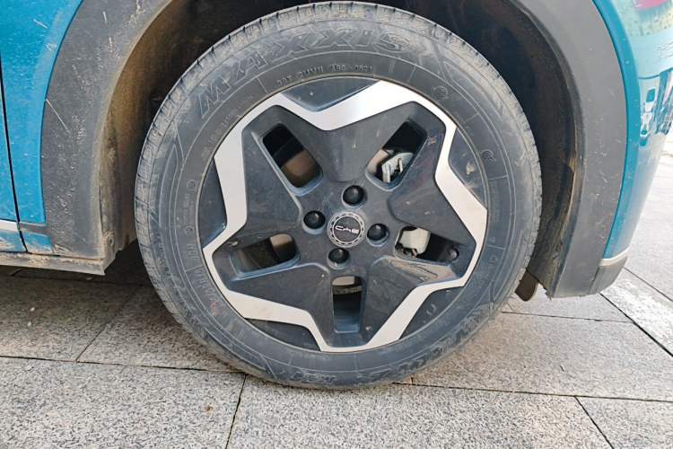 Used BYD Dolphin 2021 405 km Fashion Edition Right Front Wheel Hub