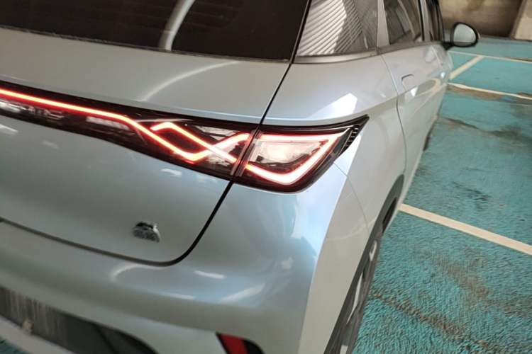Used BYD Dolphin 2021 405 km Fashion Edition Right Rear Taillight