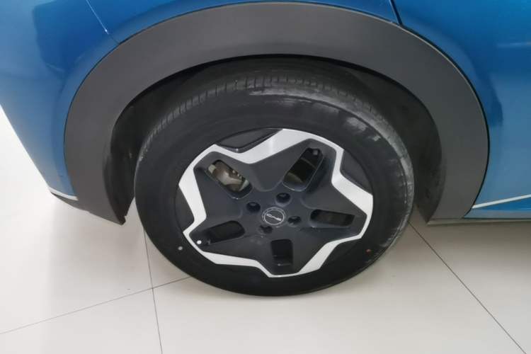 Used BYD Dolphin 2021 405 km Free Version Right Rear Wheel Hub