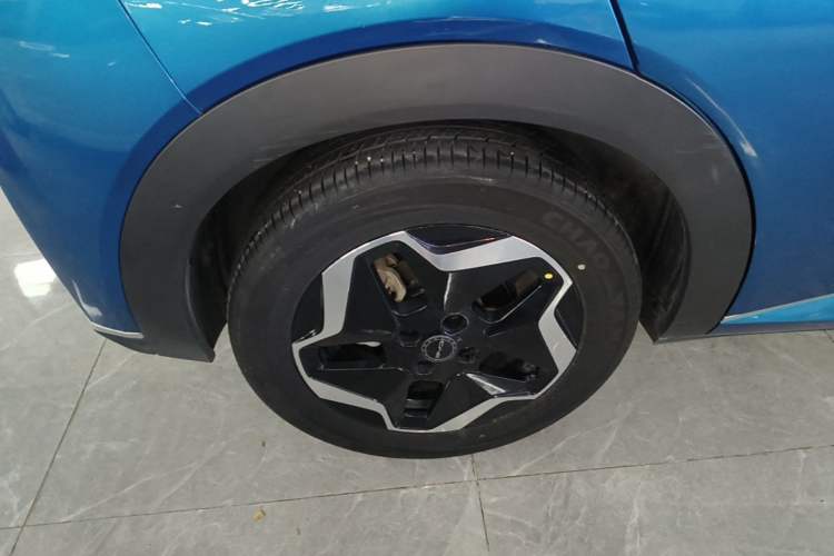 Used BYD Dolphin 2021 405 km Fashion Edition Right Rear Wheel Hub