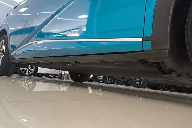 Used BYD Dolphin 2021 405 km Fashion Edition Right Side Sill