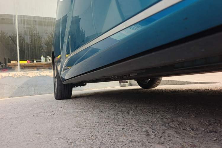 Used BYD Dolphin 2021 405 km Fashion Edition Right Side Sill