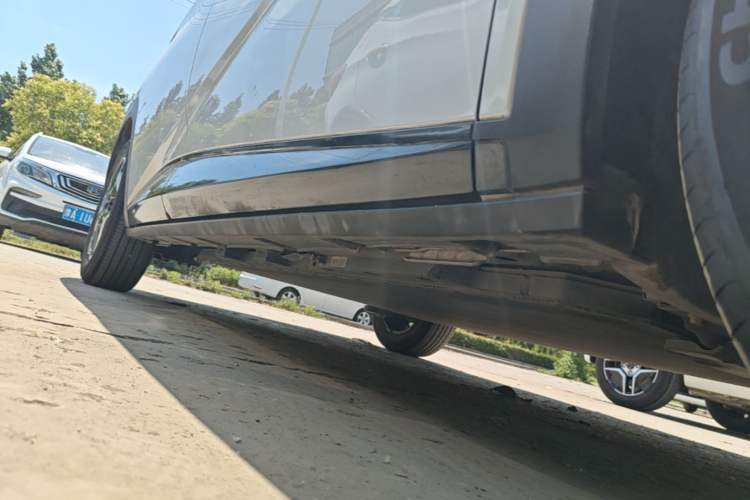 Used BYD Dolphin 2021 405 km Fashion Edition Right Side Sill