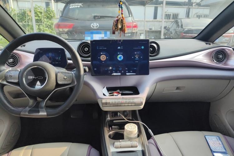 Used BYD Dolphin 2021 405 km Fashion Edition Center Console