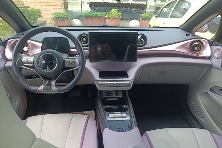 Used BYD Dolphin 2021 405 km Fashion Edition Center Console