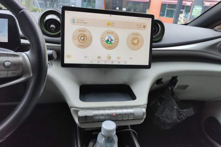 Used BYD Dolphin 2021 405 km Fashion Edition Audio And AC Panel