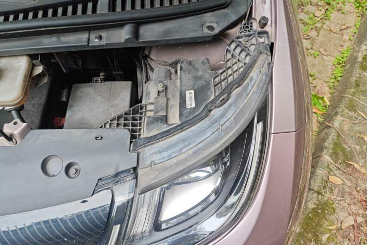 Used BYD Dolphin 2021 405 km Fashion Edition Engine Bay Left