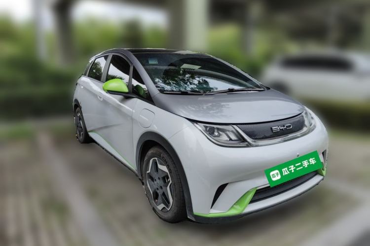 Used BYD Dolphin 2021 405 km Fashion Edition Front Right 45 Deg