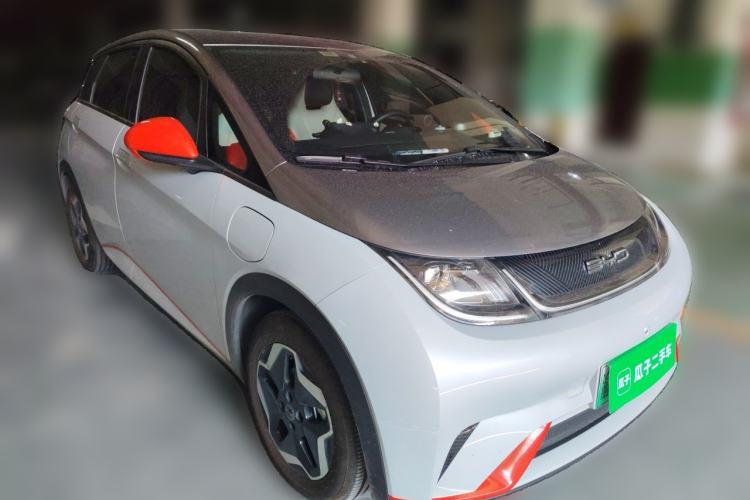 Used BYD Dolphin 2021 405 km Free Version Front Right 45 Deg