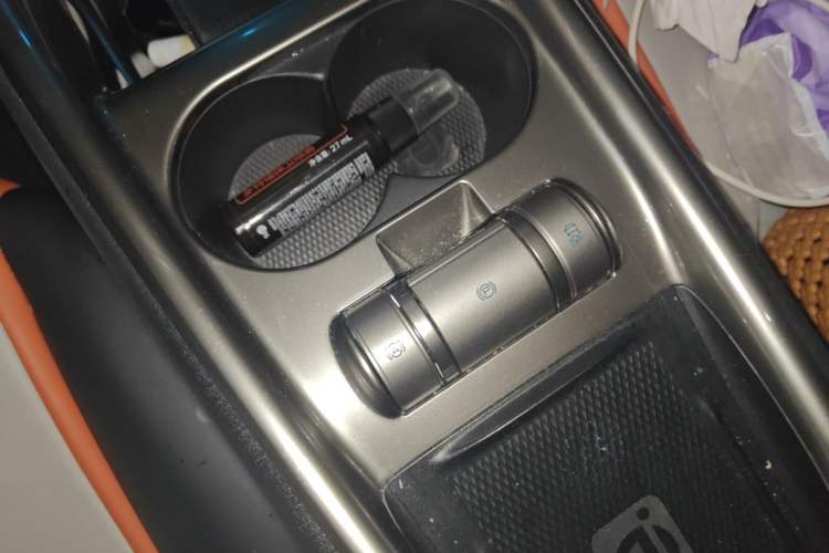 Used BYD Dolphin 2021 405 km Fashion Edition Gear Lever