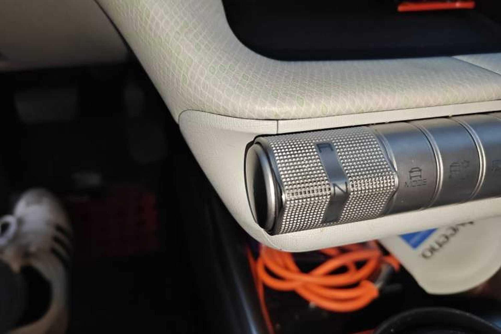 Used BYD Dolphin 2021 405 km Fashion Edition Gear Lever