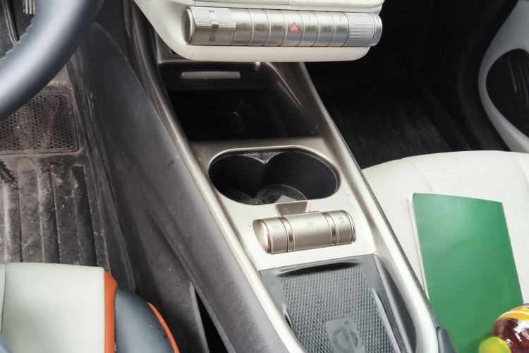 Used BYD Dolphin 2021 405 km Fashion Edition Gear Lever