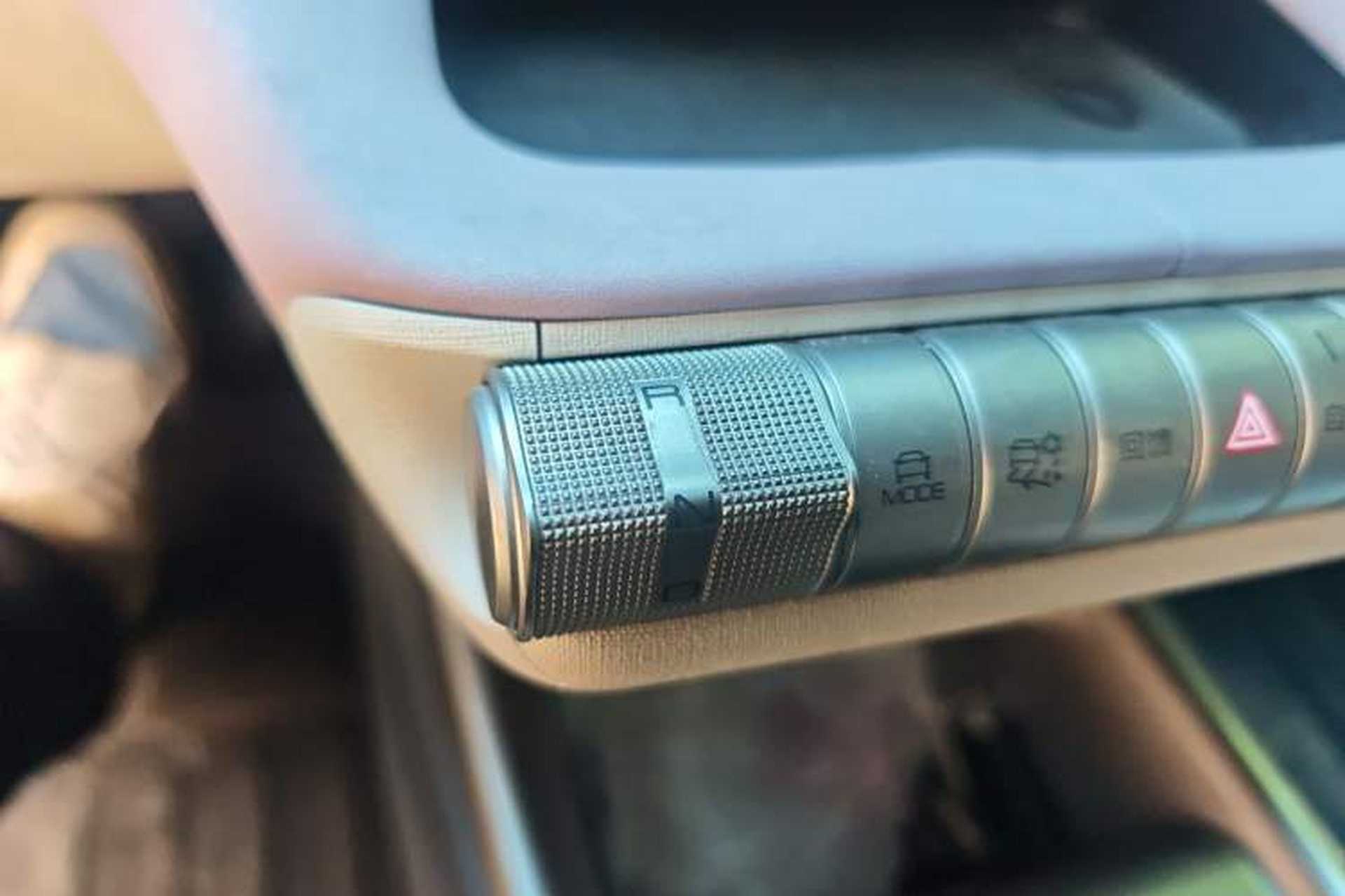 Used BYD Dolphin 2021 405 km Fashion Edition Gear Lever