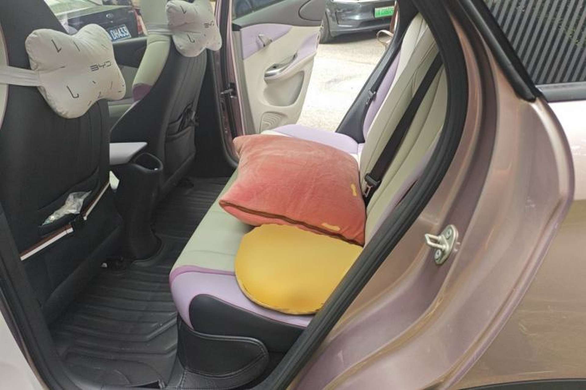 Used BYD Dolphin 2021 405 km Fashion Edition Left Rear Seat