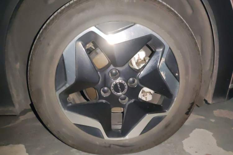 Used BYD Dolphin 2021 405 km Fashion Edition Right Front Wheel Hub