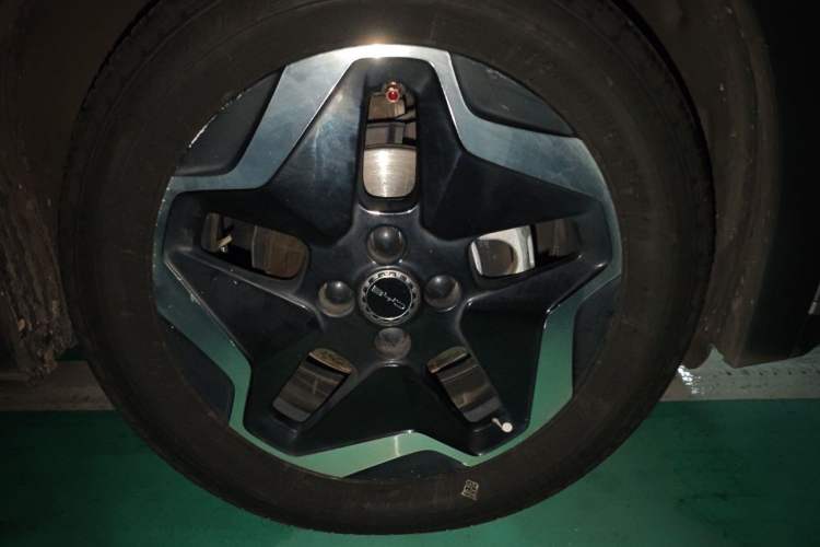 Used BYD Dolphin 2021 405 km Fashion Edition Right Front Wheel Hub