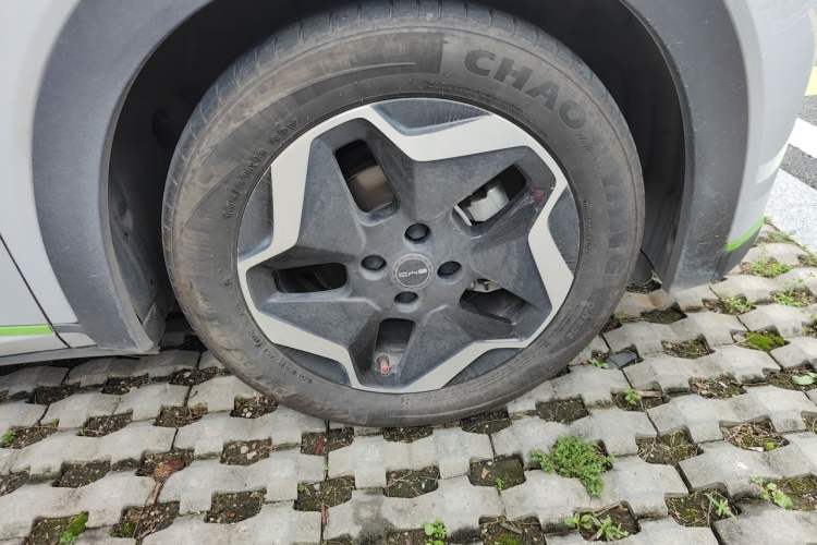 Used BYD Dolphin 2021 405 km Fashion Edition Right Front Wheel Hub