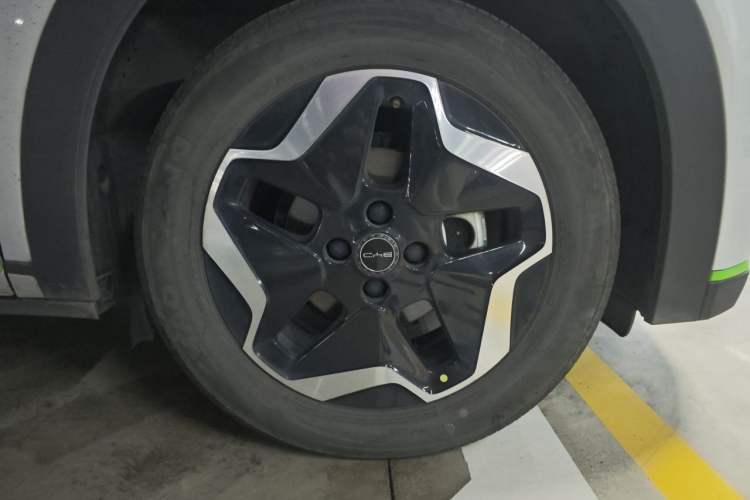 Used BYD Dolphin 2021 405 km Free Version Right Front Wheel Hub