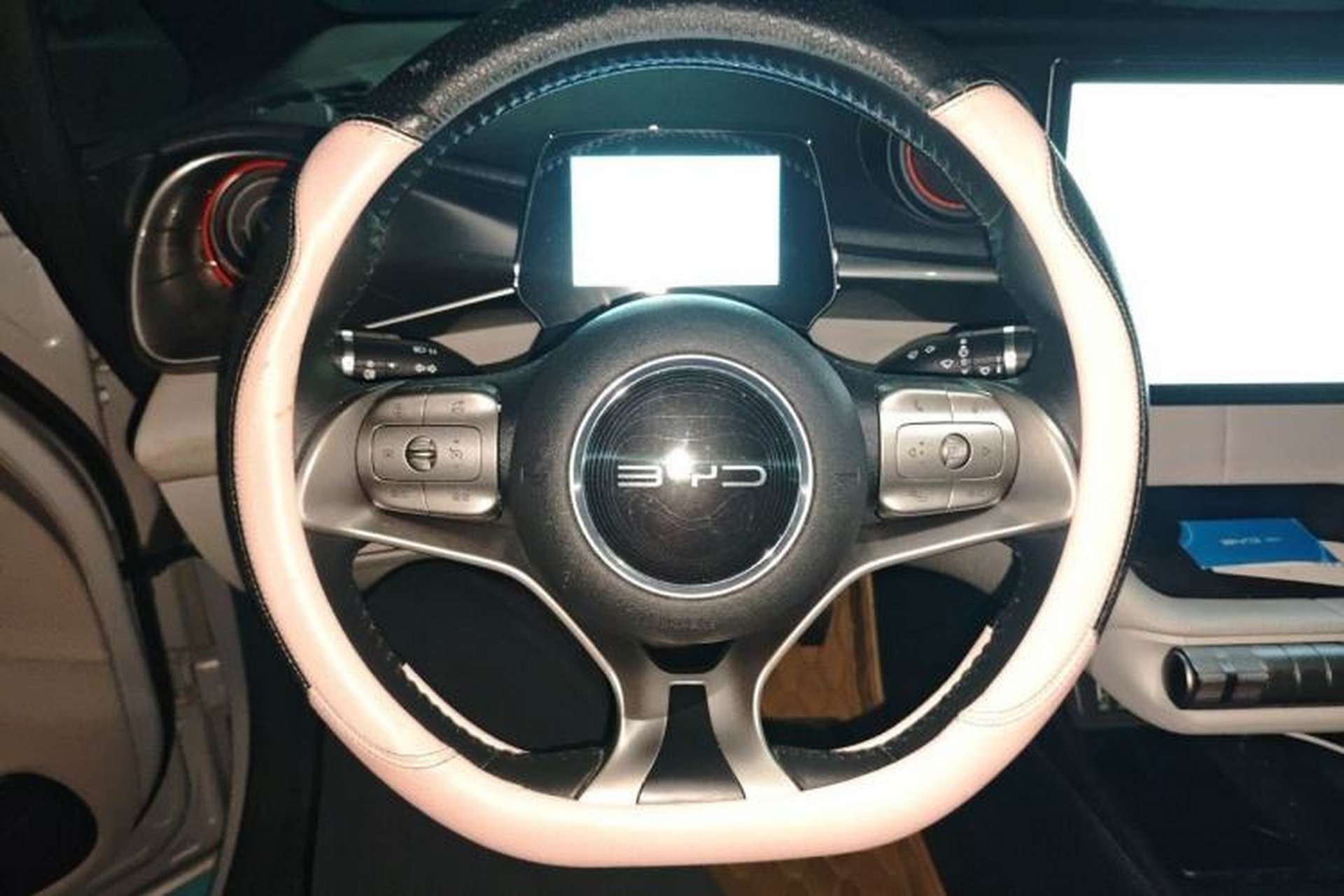 Used BYD Dolphin 2021 405 km Fashion Edition Steering Wheel