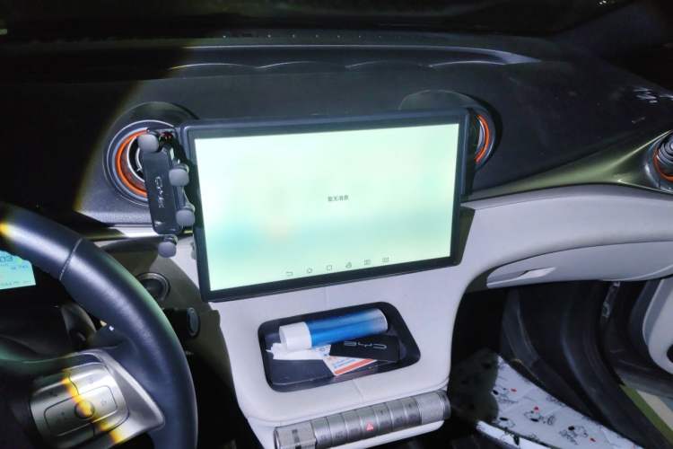 Used BYD Dolphin 2021 405 km Fashion Edition Audio And AC Panel