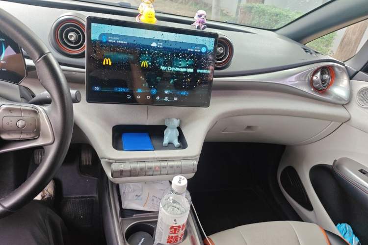 Used BYD Dolphin 2021 405 km Fashion Edition Audio And AC Panel