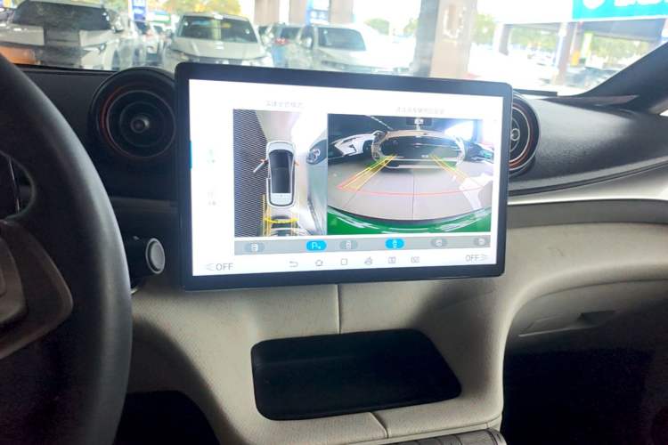 Used BYD Dolphin 2021 405 km Fashion Edition Audio And AC Panel