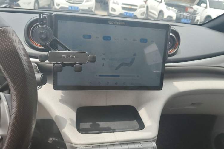 Used BYD Dolphin 2021 405 km Fashion Edition Audio And AC Panel