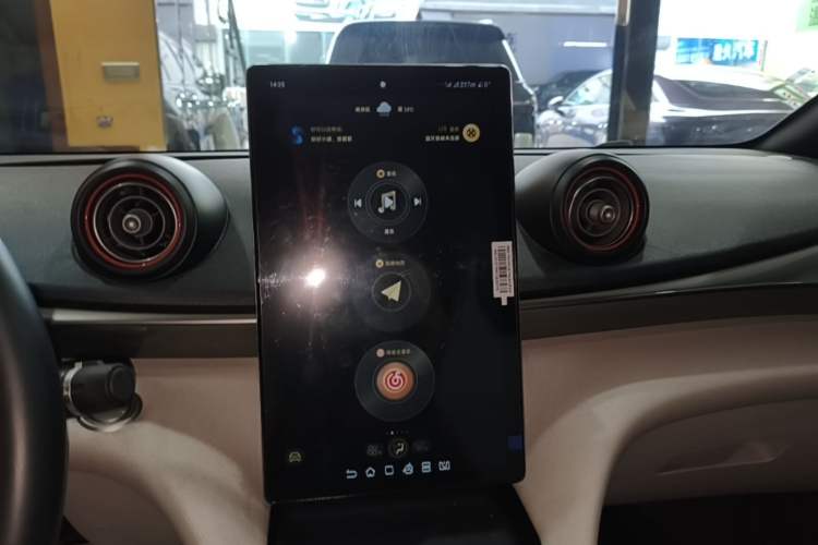 Used BYD Dolphin 2021 405 km Fashion Edition Audio And AC Panel
