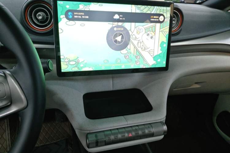 Used BYD Dolphin 2021 405 km Fashion Edition Audio And AC Panel