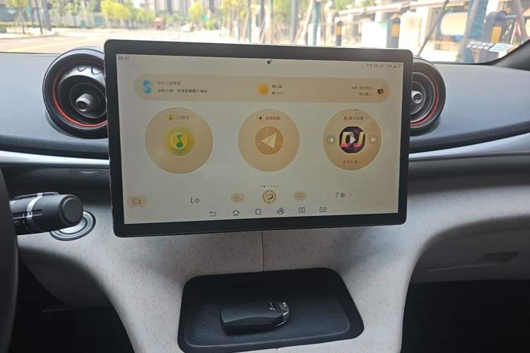 Used BYD Dolphin 2021 405 km Fashion Edition Audio And AC Panel