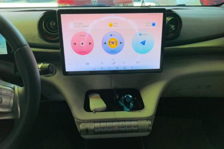Used BYD Dolphin 2021 405 km Fashion Edition Audio And AC Panel