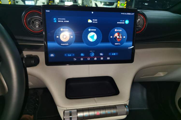 Used BYD Dolphin 2021 405 km Fashion Edition Audio And AC Panel