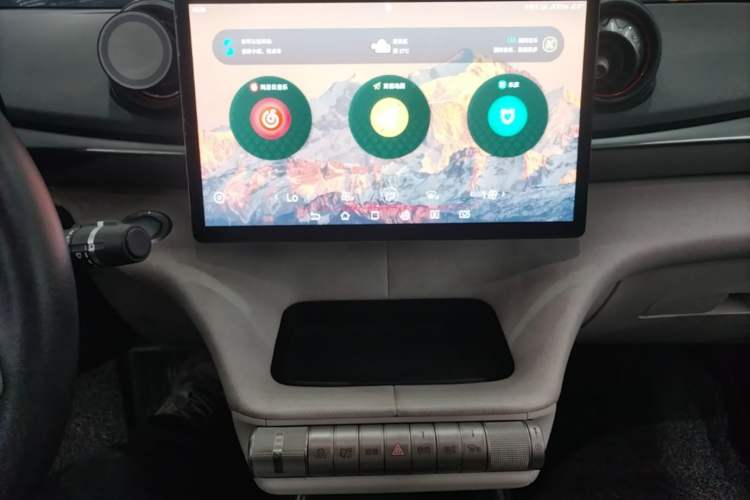 Used BYD Dolphin 2021 405 km Fashion Edition Audio And AC Panel