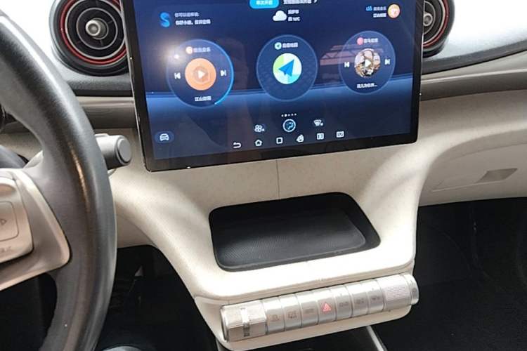 Used BYD Dolphin 2021 405 km Fashion Edition Audio And AC Panel