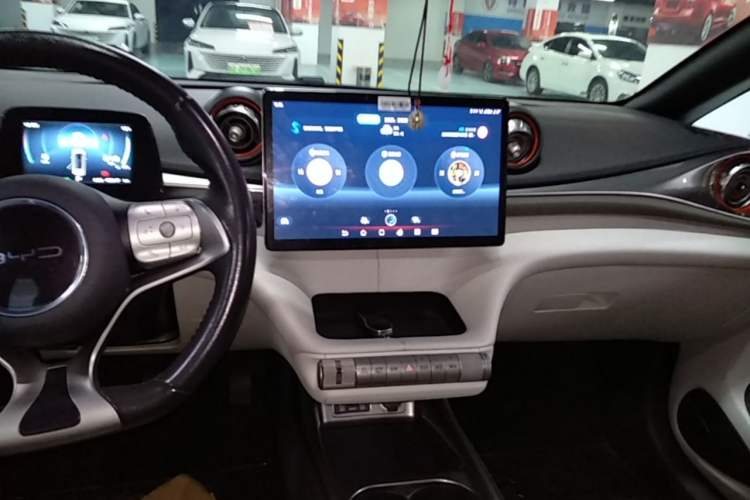 Used BYD Dolphin 2021 405 km Fashion Edition Audio And AC Panel