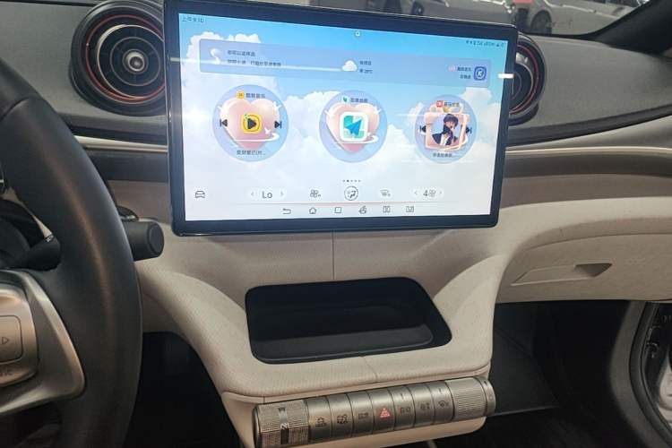 Used BYD Dolphin 2021 405 km Fashion Edition Audio And AC Panel