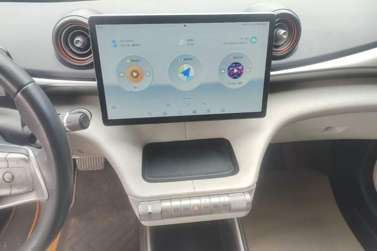 Used BYD Dolphin 2021 405 km Fashion Edition Audio And AC Panel