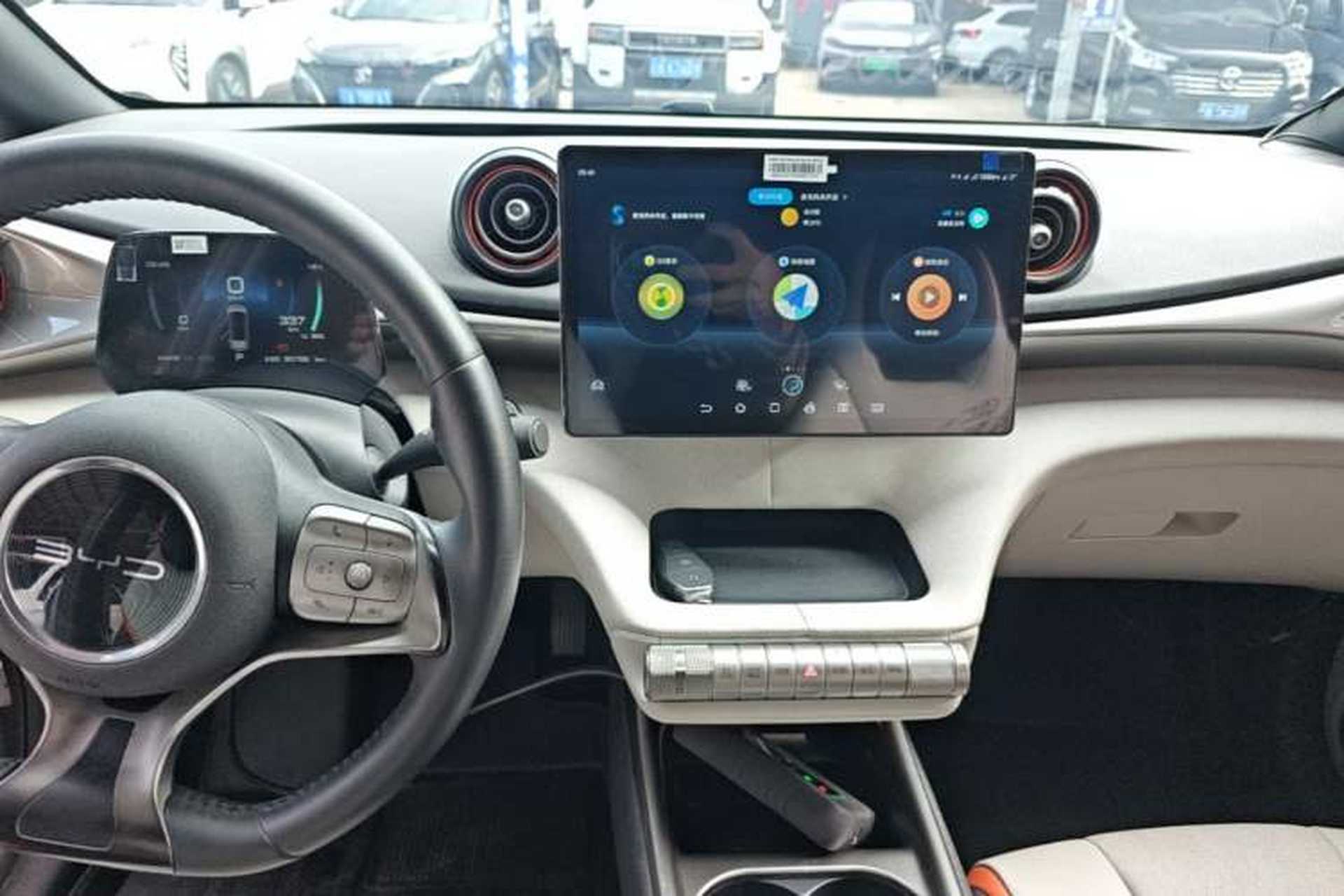 Used BYD Dolphin 2021 405 km Free Version Audio And AC Panel