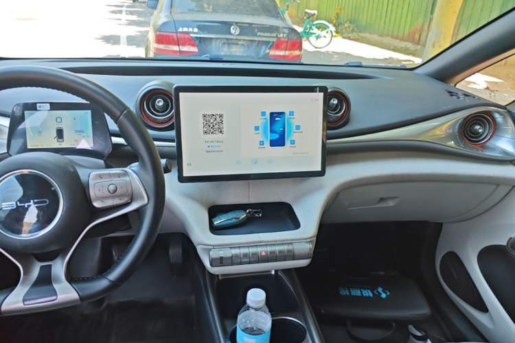 Used BYD Dolphin 2021 405 km Fashion Edition Audio And AC Panel