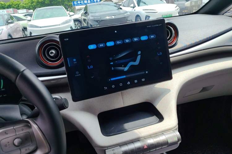 Used BYD Dolphin 2021 405 km Fashion Edition Audio And AC Panel