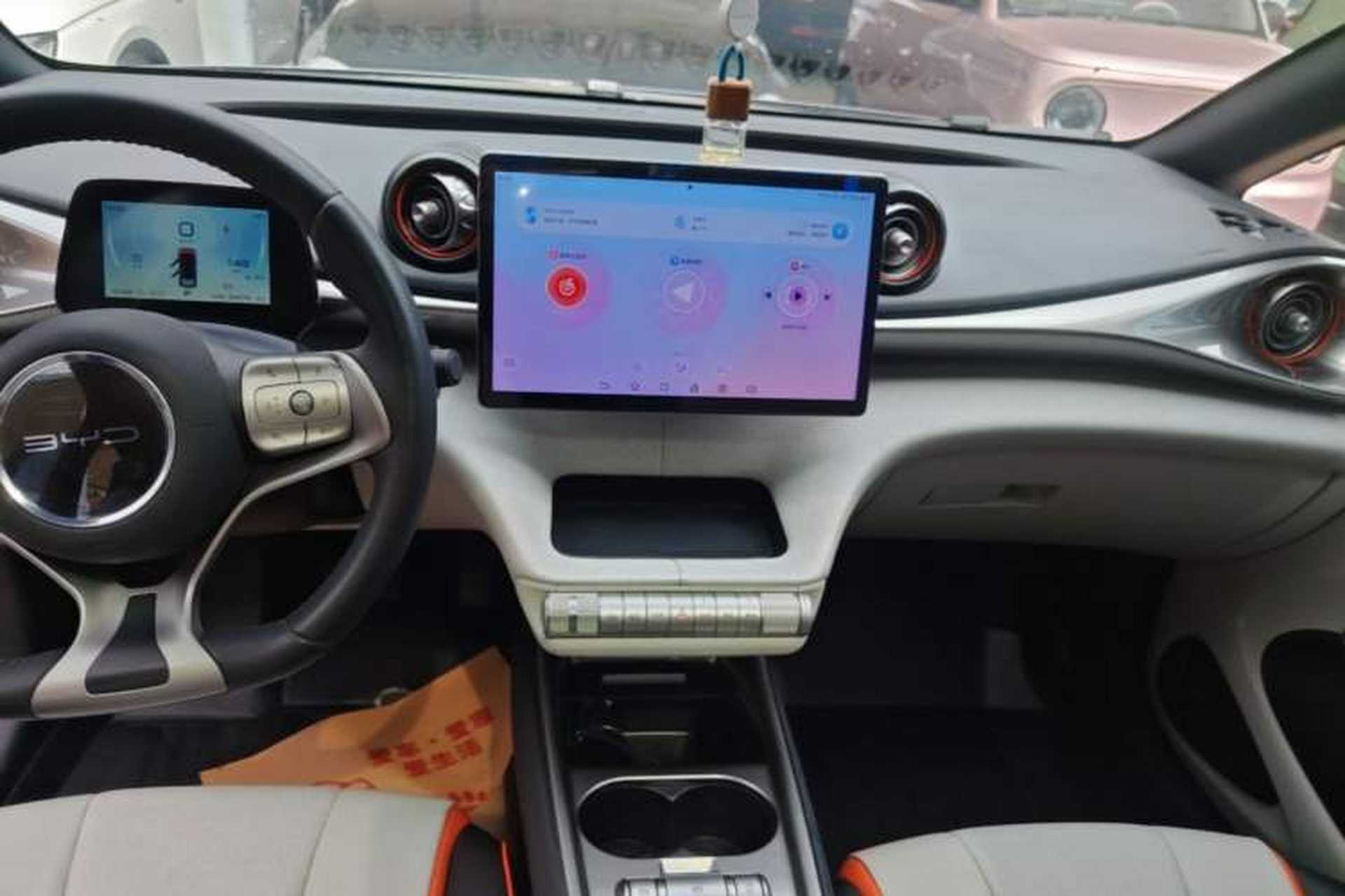 Used BYD Dolphin 2021 405 km Fashion Edition Audio And AC Panel