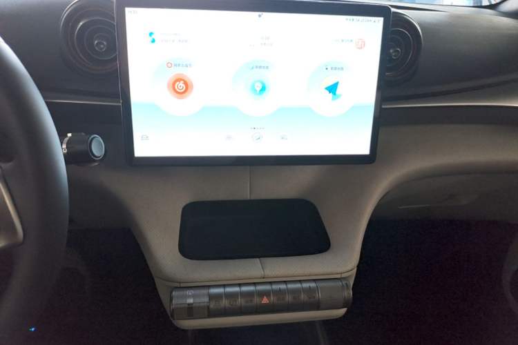 Used BYD Dolphin 2021 405 km Fashion Edition Audio And AC Panel