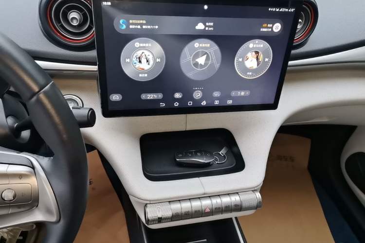 Used BYD Dolphin 2021 405 km Fashion Edition Audio And AC Panel